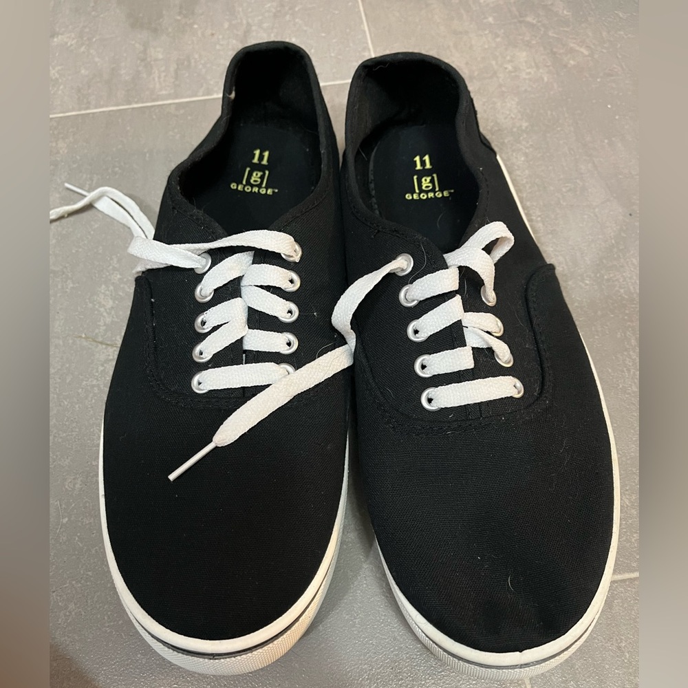Men’s Canvas Shoes